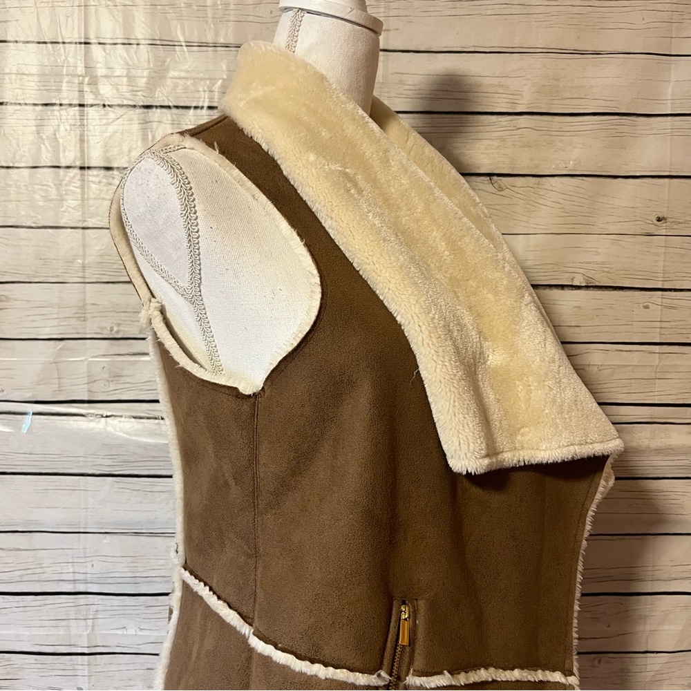 Jones New York Brown and Cream Faux Fur Vest - Picture 4 of 12